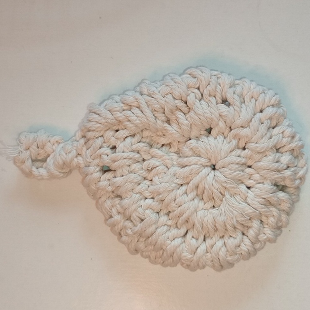 Air Plant/Mini Plant Hanger Basket, Cream, Crocheted, Boho Style, Pre-owned - Picture 3 of 6